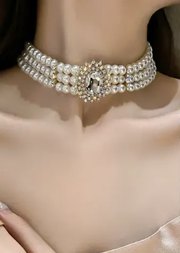 Elegant Pearl Necklace