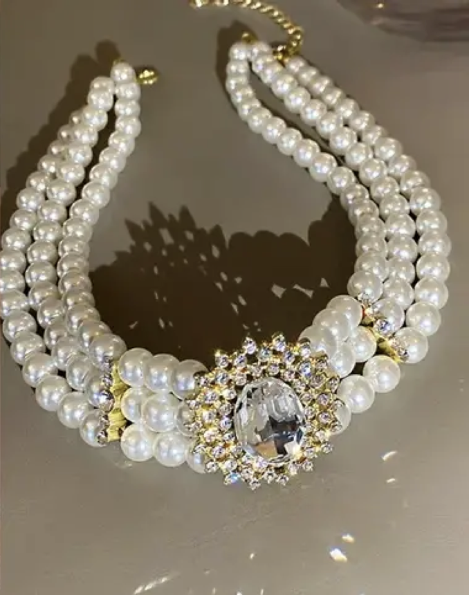 Elegant Pearl Necklace